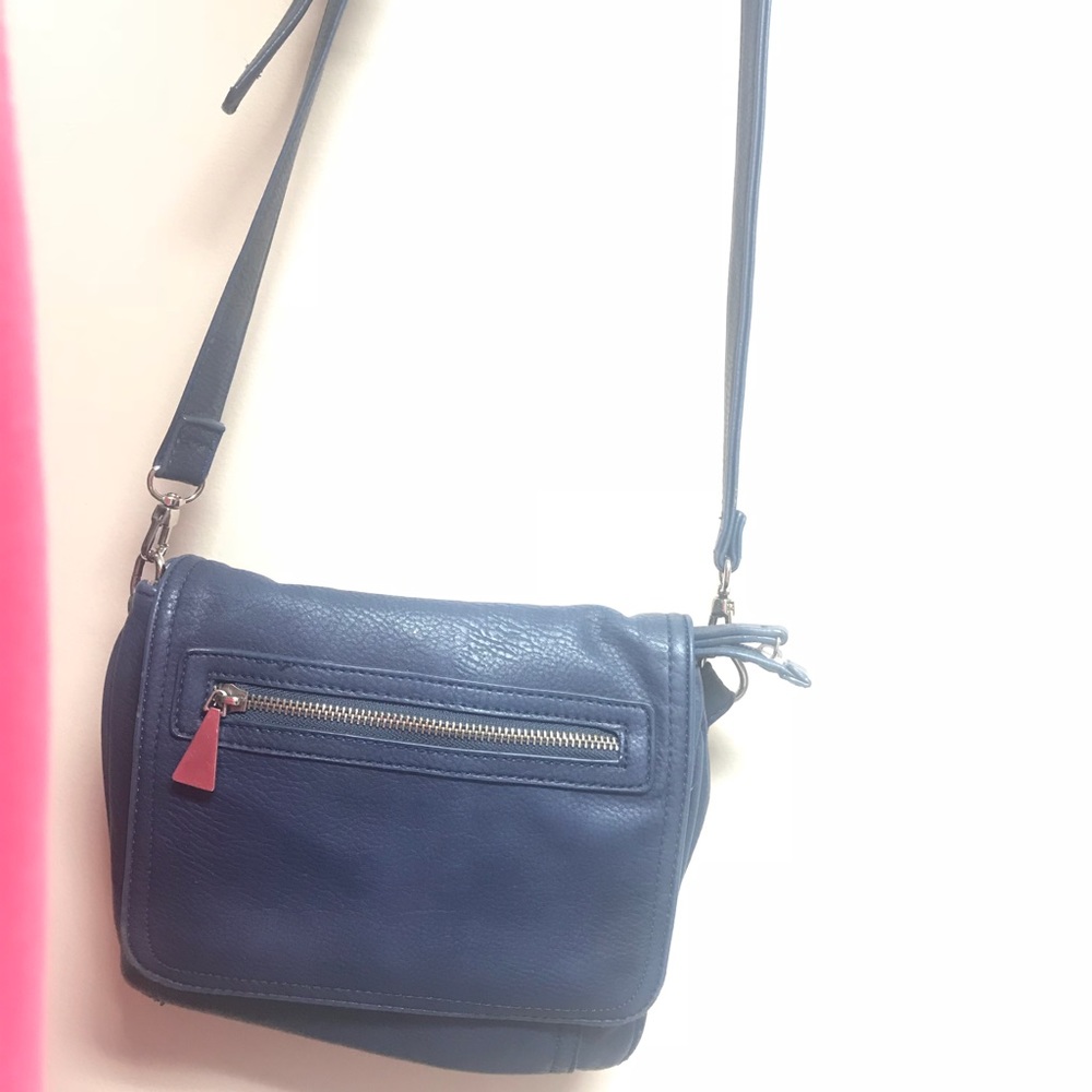 Liz Claiborne cross body purse